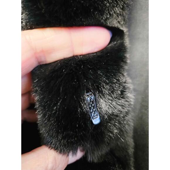 LUXE NWT Donna Salyers Fabulous-Furs Black Faux Fur Coat Jacket XS Warm Elegant - Picture 6 of 7